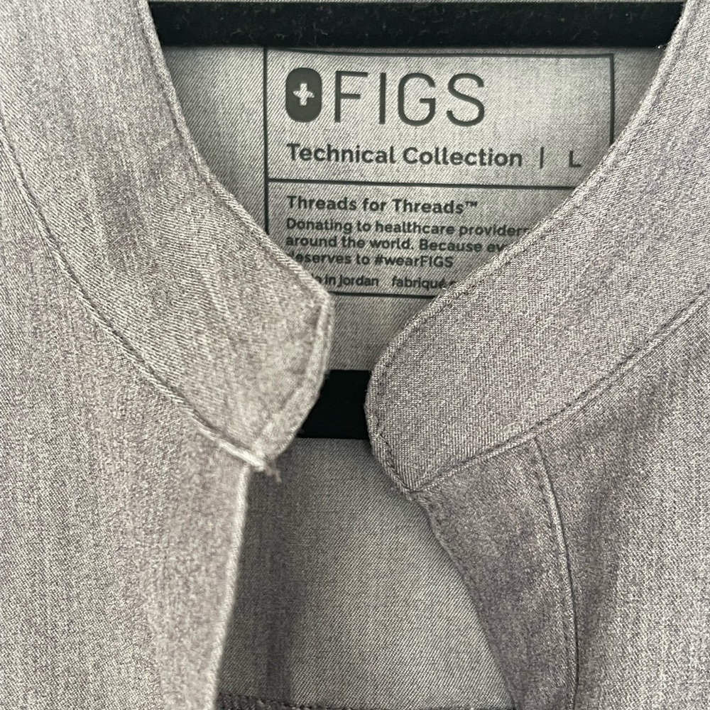 Figs Graphite Rafaela Top - Picture 2 of 2